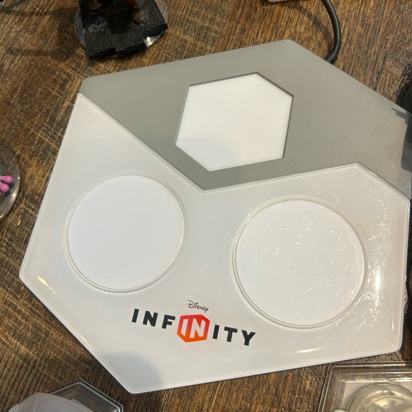 Disney Infinity Game, Figures & Cards - Picture 9 of 16